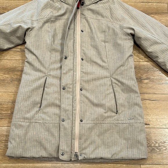 Prana Beige Hooded Coat with Pink Lining in Excellent Condition - Picture 4 of 7